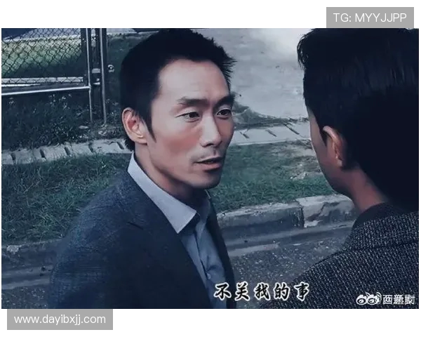 司徒浩南重出江湖！郑浩南香港街头再现经典造型，网友：青春回来了